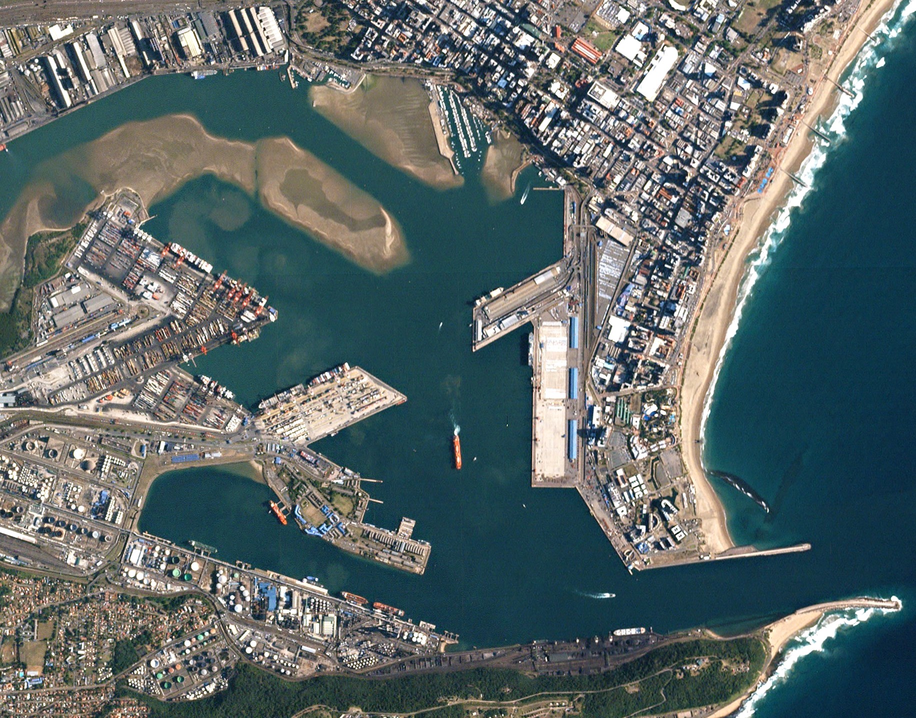 Vue satellite du port de Durban en Afrique du Sud, photographiée le 18 juillet 2016